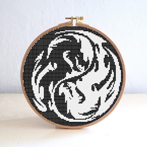 Yin Yang Dragon Cross Stitch Pattern, Animal Silhouette Cross Stitch Pattern , Easy Beginner Embroidery Round Pattern , point de croix