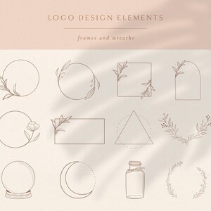 Puede incluir: Elementos de diseño de logotipos con marcos y coronas de estilo minimalista. La imagen incluye varias formas como círculos, cuadrados y un triángulo, cada uno adornado con delicadas ilustraciones botánicas. También se muestran una bola de cristal, una luna creciente y una botella.