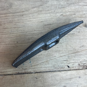 Vintage Cobblers / Leatherworkers hammer head. Weight 180 grams