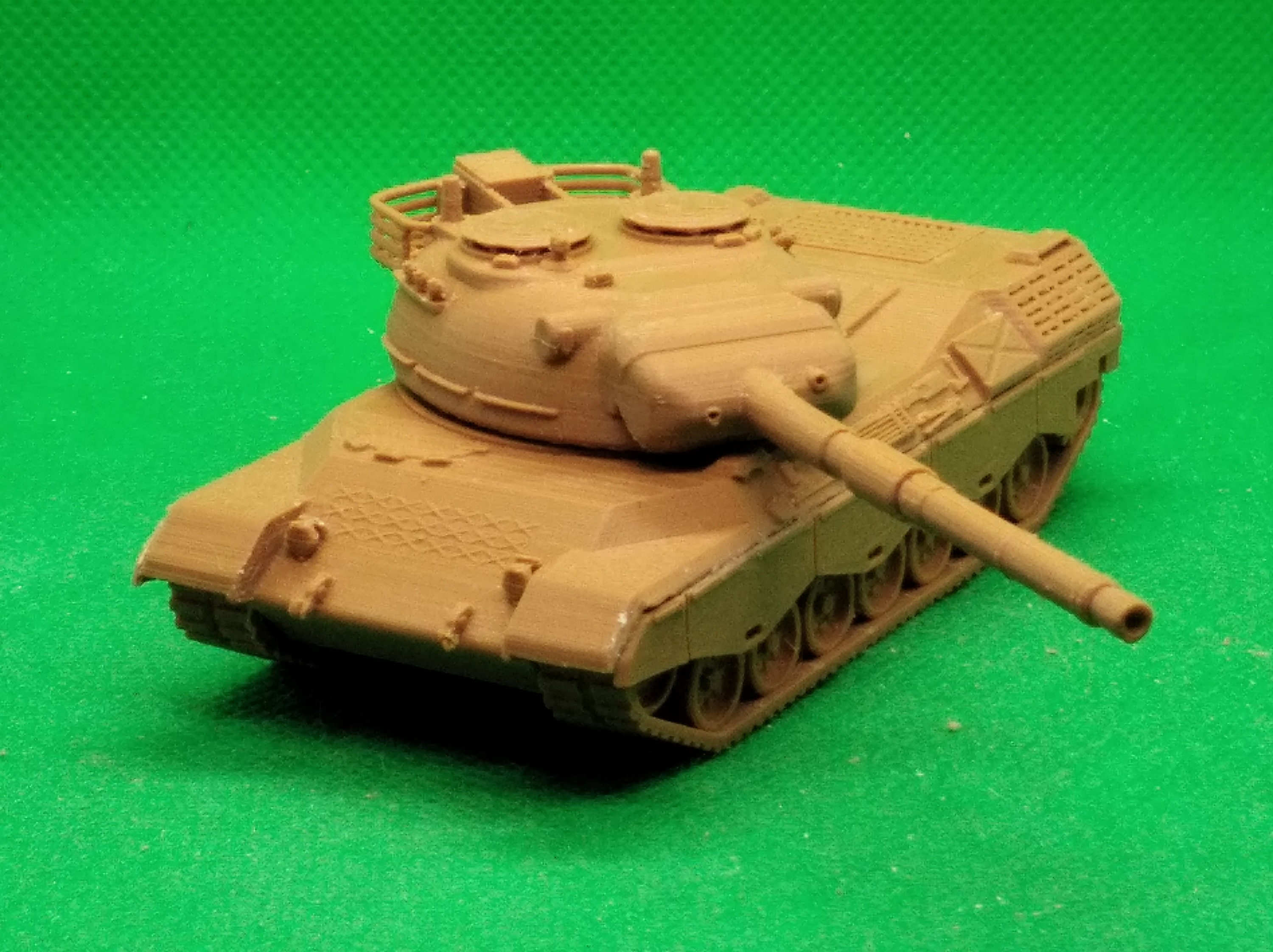 1/72スケールのドイツ軍レオパルト1A1主力戦車（第2～4バッチ製造