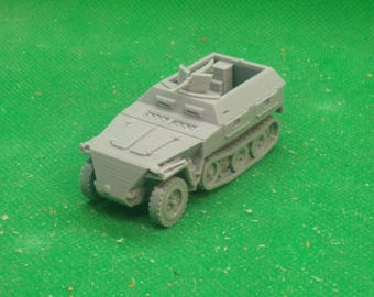 Miniatura em escala 1/72 do veículo blindado de transporte de pessoal alemão SdKfz 250/1 Neu, da Segunda Guerra Mundial, impressa em 3D para jogos de guerra e modelismo.