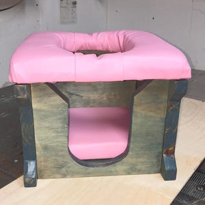 Queening Box with headrest.