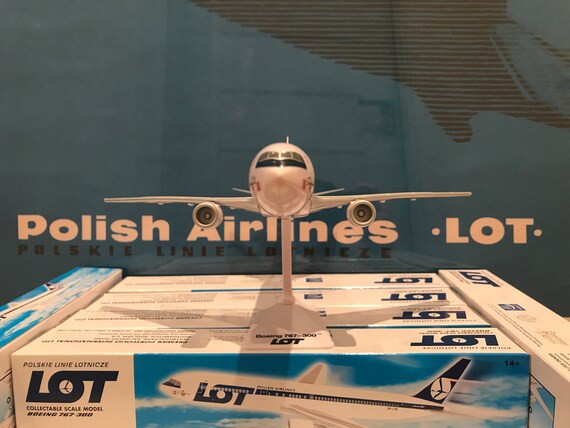 Polish Airlines BOEING 767-300 Airplane Model 1:200 LOT