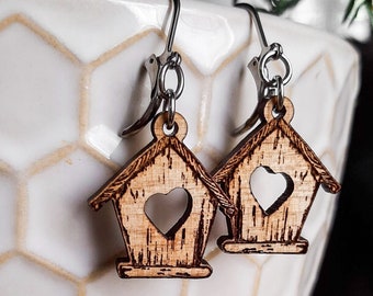 Boucles d’oreilles en bois en forme de cabanes à oiseaux - Bijou inspirés par la nature - Cadeau de Noël pour amateur d'ornithologie