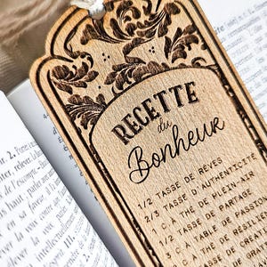 Signet Recette du Bonheur en Bois • Cadeau Fin d’Année pour Personnel Scolaire ou Intervenant(e) • Cadeau original pour Enseignant(e)