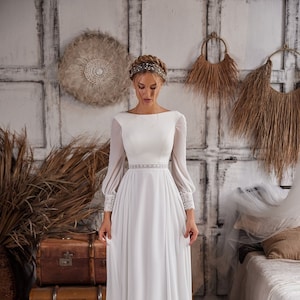 Macramé Lace Chiffon Wedding Dress: Boho Sleeves, Backless Gown