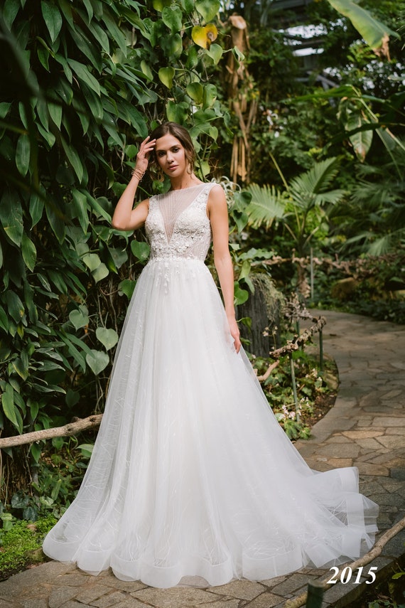 Embroidered Floral Lace Wedding Dress: Backless A-Line Tulle Gown