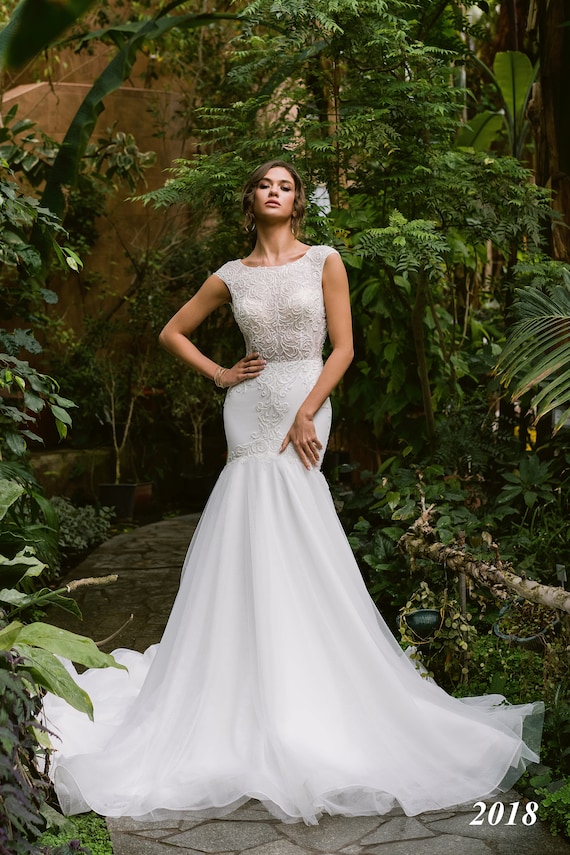 Tulle Mermaid Wedding Gown: Embroidered Lace, Backless Bodycon Train Wedding Dress