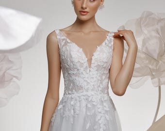 Floral Lace A-Line Wedding Dress: Deep V-Neck Tulle Bridal Gown