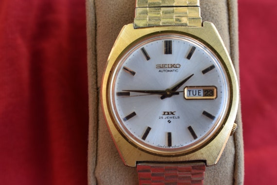 seiko automatic 25 jewels watch