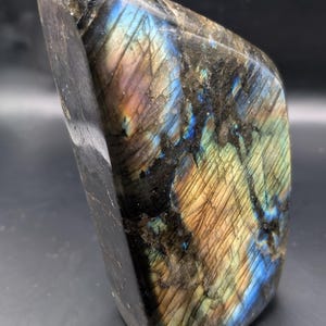Bloc de Labradorite naturelle polie | Madagascar