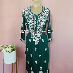 Verde hecho a mano modal Chikankari recto Kurti ropa étnica Lucknowi Chikan Kurta / fiesta usar kurta recta / ropa de mujer