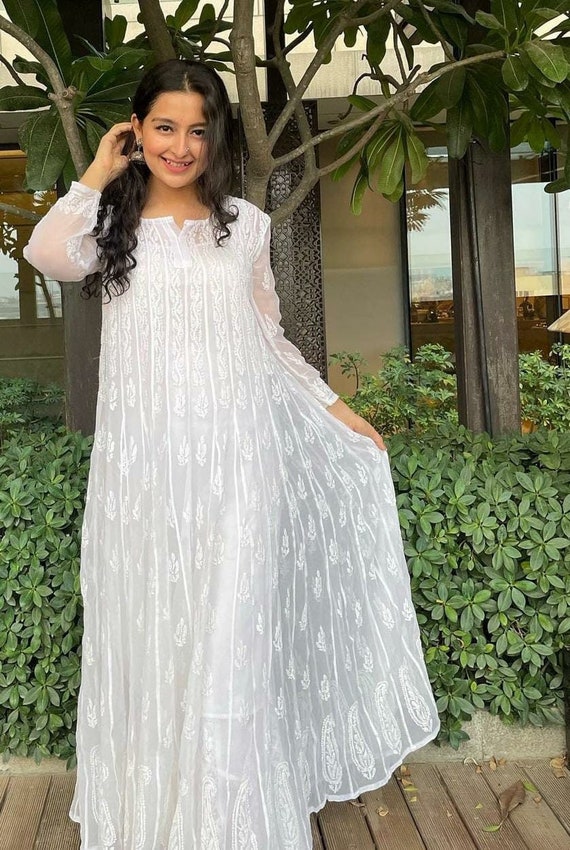 Shop White Chikankari Embroidered Anarkali Set for Women Online from  India's Luxury Designers 2024