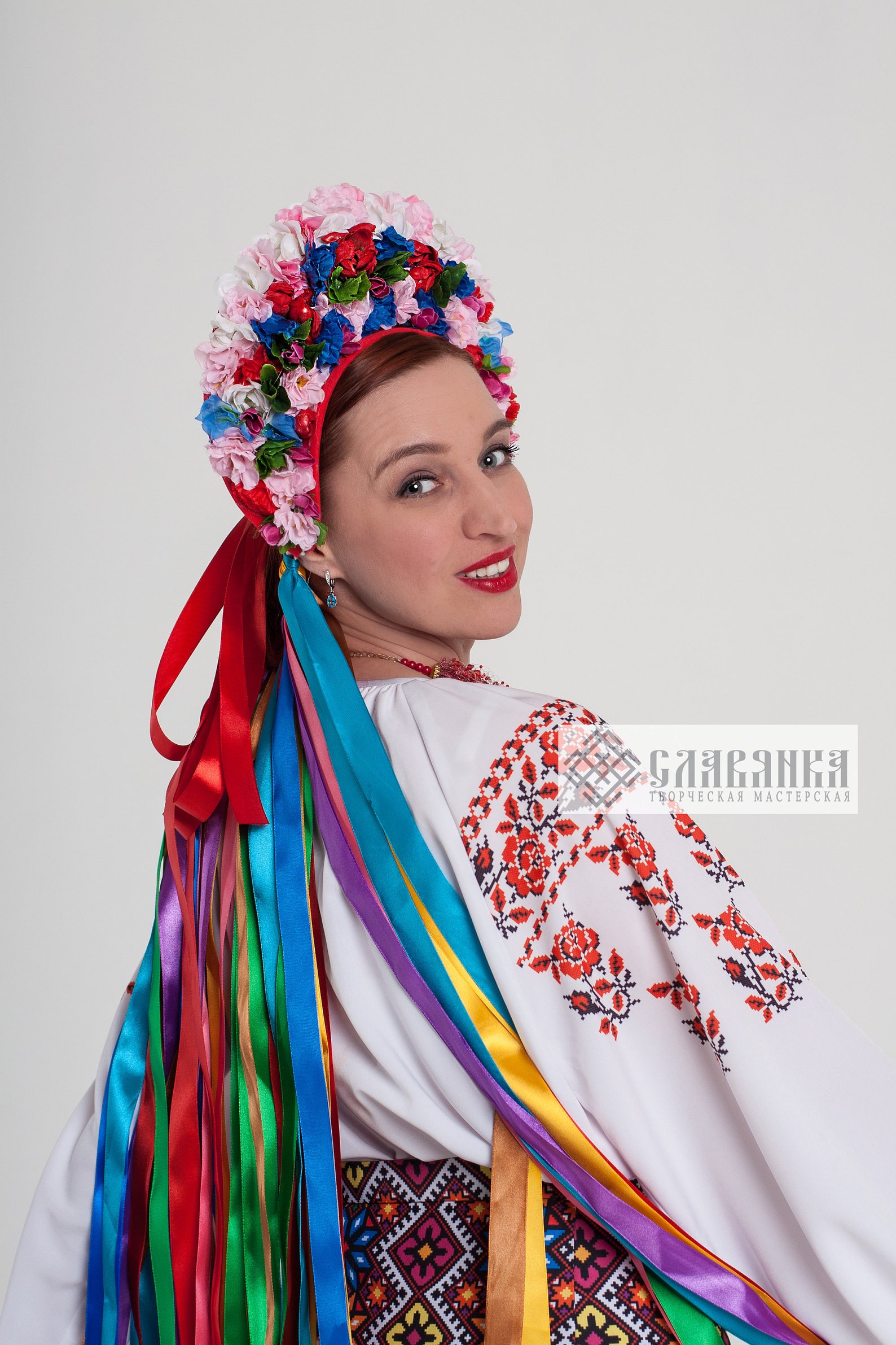 традиционный костюм украинцев. традиционный украинский национальный костюм галичина. украинский национальный наряд. украинский национальный костюм женский. украинский наряд.