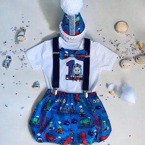 Thomas Tank Engine Train Baby Boys 1st Birthday Cake Smash Party Outfit Handmade 12-18 dickie bow bloomers nappy cover shorts UK