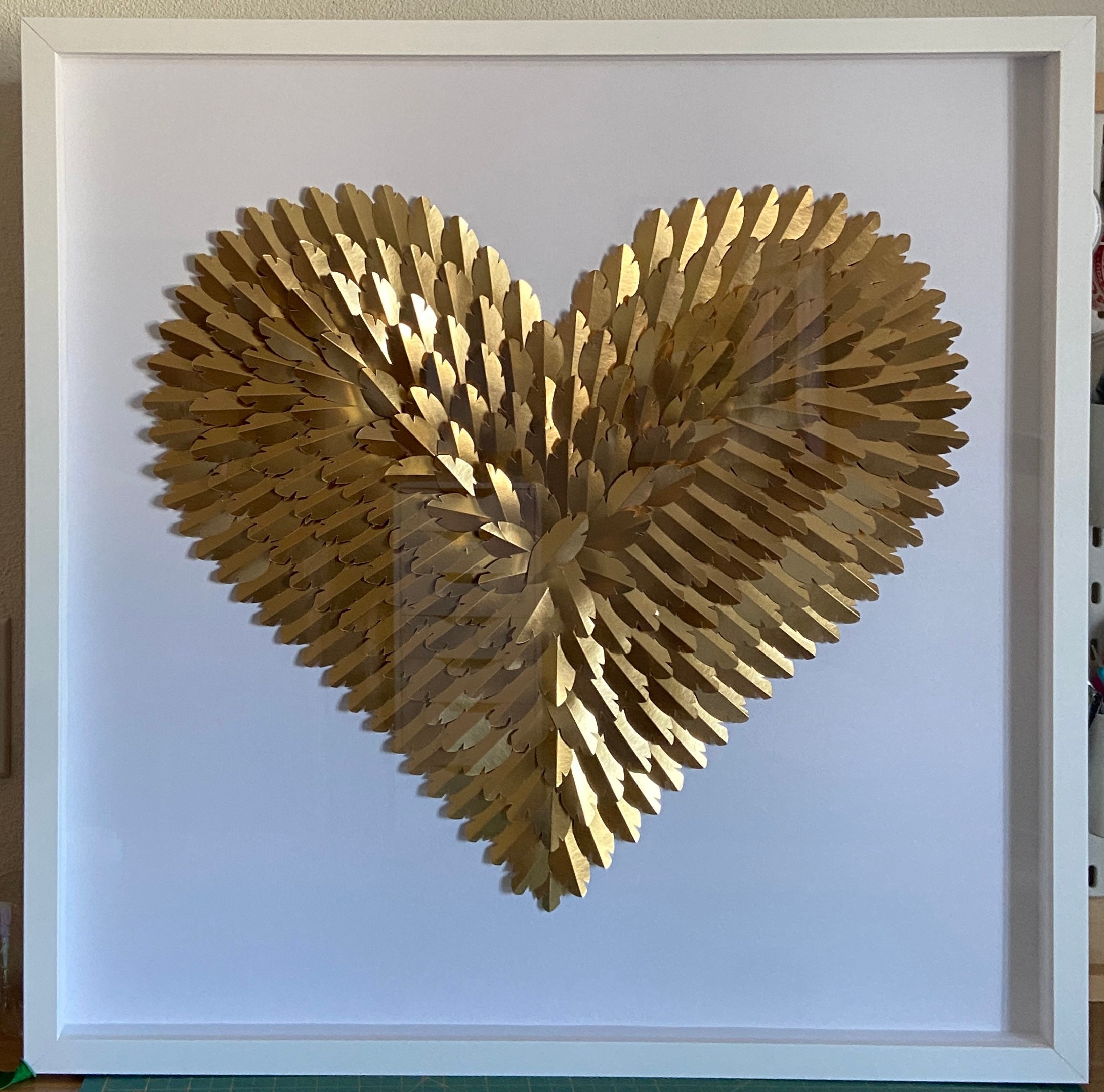Réplica de Restoration Hardware: Corazón con plumas, arte de pared con marco  acrílico y plumas de papel (marco individual de 24 x 24 pulgadas, rosa,  dorado o plateado) - Etsy México, image size:2182x2159
