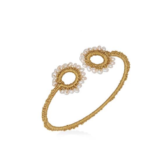 Chloe Bracelet (brchl01) Freshwater pearls and gold thread.