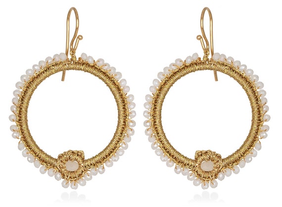 Aenaos earrings! (aenpl01) Gold thread, faceted round white beads, gold plated silver base hook (925)