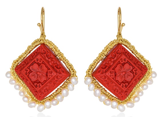 Semiramis earrings (sem01) Coral carved cinnabar, freshwater pearls, gold plated silver base hook (925) and gold thread
