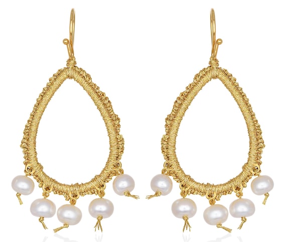 Chloe earrings (chl05) Freshwater pearls, gold plated silver base (925) hook and gold thread
