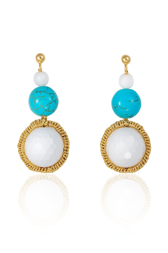 Thera Earrings(ther07)White round faceted onyx,turquoise howlite, white agate, gold plated ear studs with silver base (925) and gold thread.