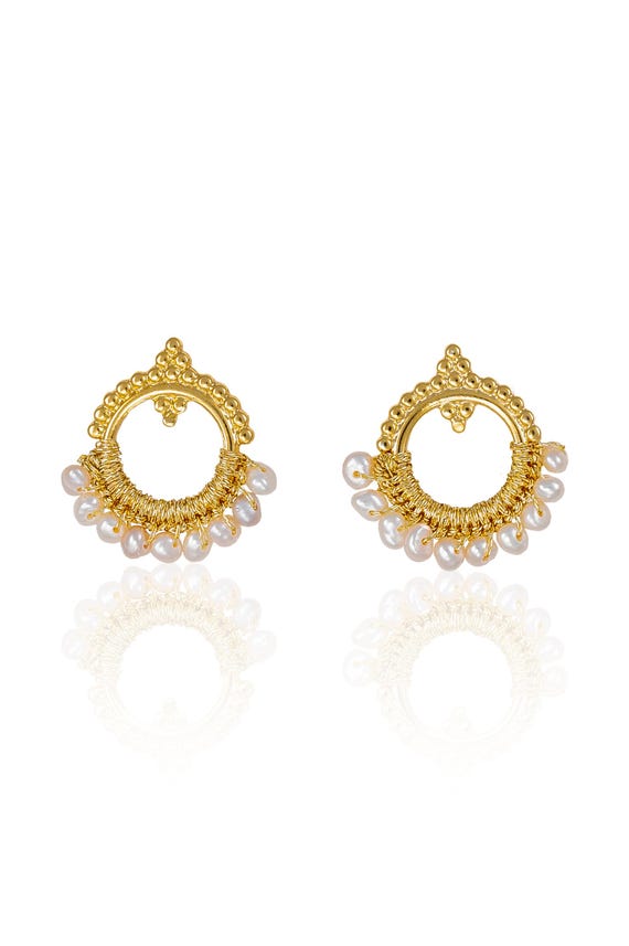 Chloe earrings (chl12) Freshwater pearls, steel ear studs with with butterfly closure and gold thread.