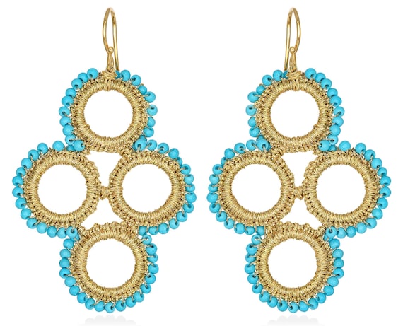 Ariadne earrings (aria02) Round turquoise howlite beads, gold plated ear studs with silver base (925) and gold thread.
