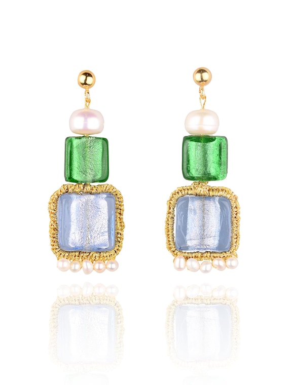 Ismene Blue and Green (ism04) Murano glass, freshwater pearls, gold plated ear studs with silver base (925) and gold thread.