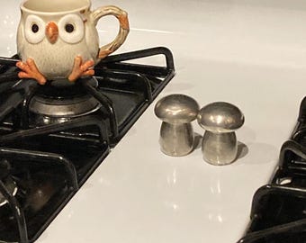 Vintage Hanle American Pewter Salt and Pepper shaker set