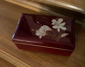 Love story musical jewelry box
