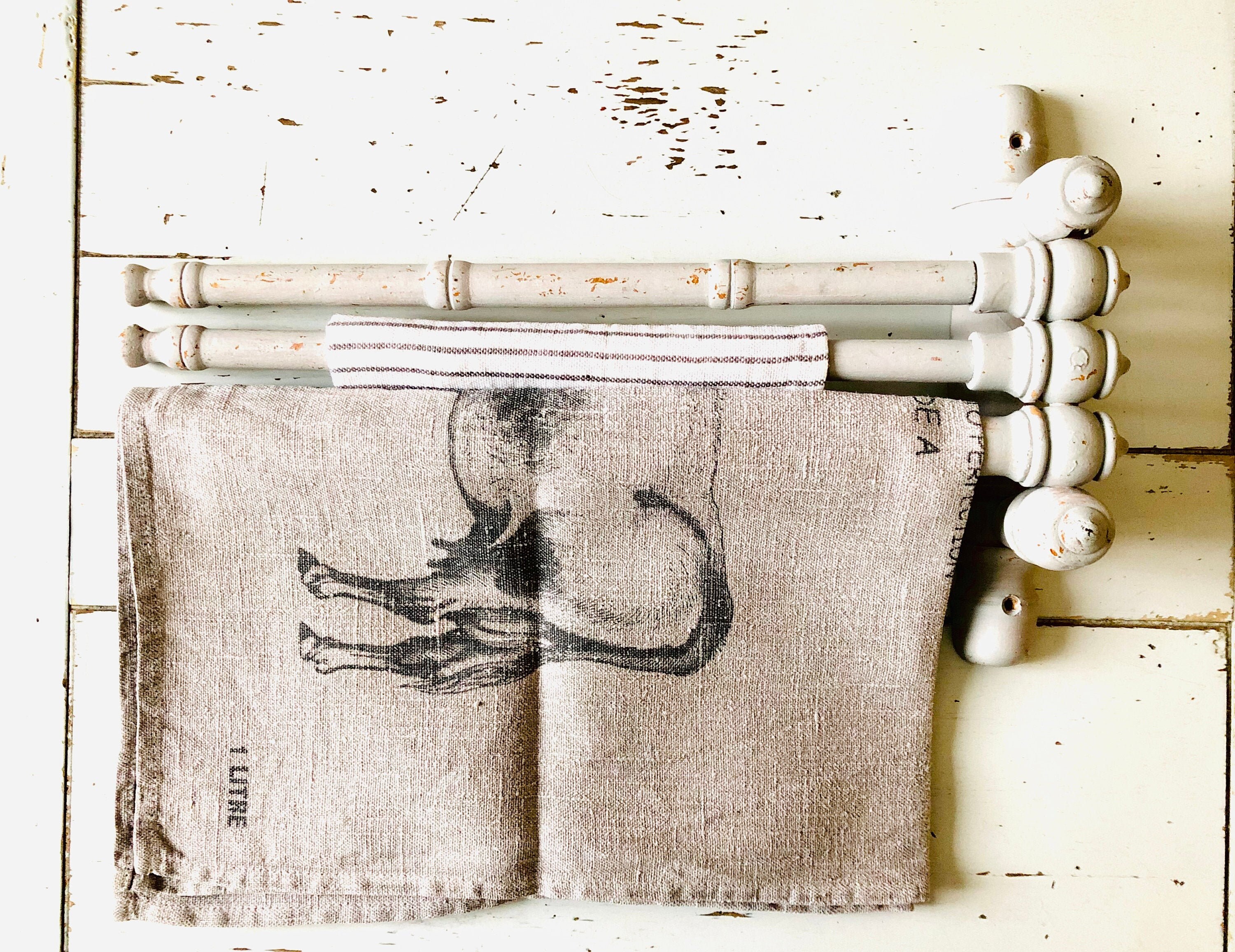 Adorable Porte Torchons Ancien en Bois Tourné Façon Bambou. Belle Patine d'origine