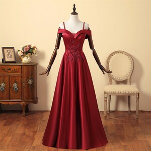 Spitzenkleid rot lang