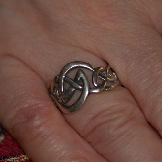 Vintage Celtic knotwork solid silver ring - image 6