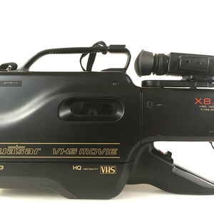 Vintage Quasar VM33 VHS Camcorder Camera X8 W Case, Charger