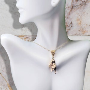 Gold Mano Cornuto and Cornicello necklace