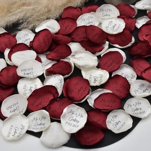 Personalisierte Elfenbein Blütenblätter, kundenspezifische Burgunder Rosenblätter Burgunder Hochzeitsdekorationen, Blumenmädchen Blütenblätter, Brautdusche Dekor, Blütenblatt werfen