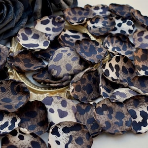 Petali di rosa leopardati Decorazioni con stampa animalier Decorazioni di nozze Petali di rosa con stampa animalier ghepardo Petali di ragazza di fiore Decorazioni per matrimoni africani