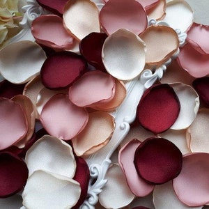 Roségouden rozenblaadjes, bordeauxrode bloemblaadjes, ivoren bloemblaadjes, champagne handgemaakte bloemblaadjes bruiloft decoratie tafel en gangpad decor bloemenmeisjes bloemblaadjes