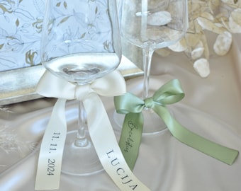 Personalized Wine Glass Stick On Bow, Custom Wedding Champagne Glass Bow, Personalized Satin Bow Name Tags, Drink Name Tags Name Place Cards