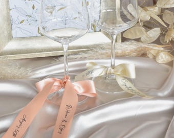 Gepersonaliseerde wijnglaslint, gepersonaliseerde partij champagneglas lint, gepersonaliseerde satijnen lint naamkaartjes, naamkaartjes drankje, plaatsnaamkaartjes