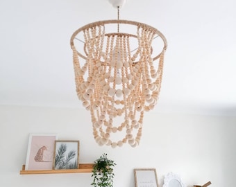 Lustre en bois avec perles| Lustre en perles | Lustre en perles de bois | Éclairage bohème | Luminaires suspendus | Suspension perle de bois | Déco bohème