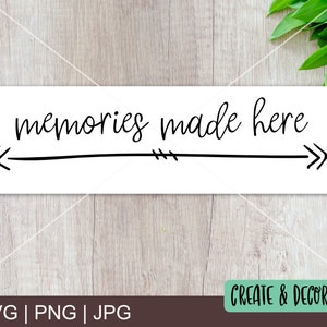 Erinnerungen hier mit Pfeil gemacht. Handschriftliche Schriftart. Vektor SVG schneiden Datei, druckbare Png und druckbare jpg.