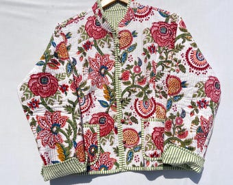 Handgemaakt gewatteerd Indiaas katoenen jack, boho-jas met bloemenblokprint