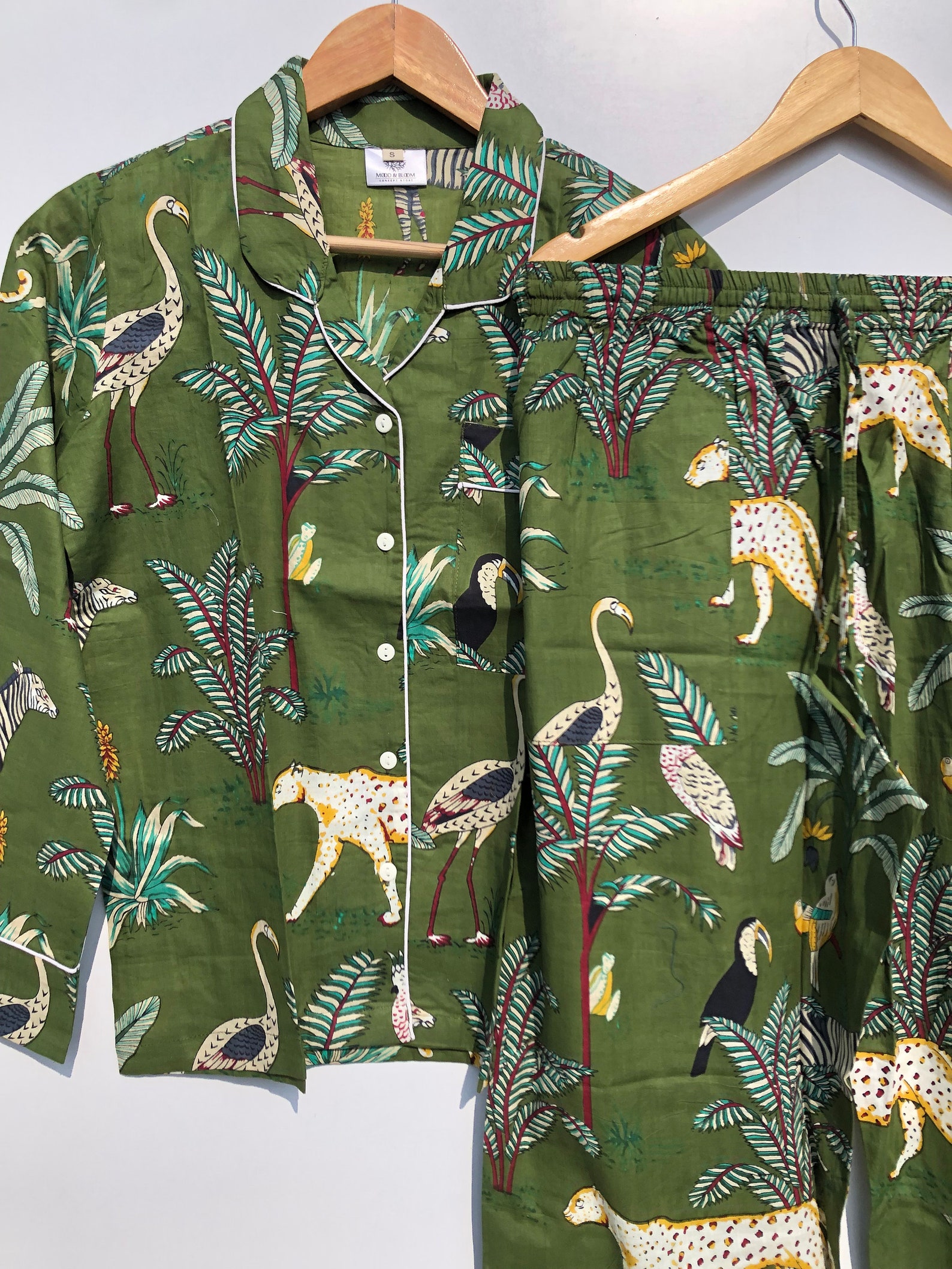 Jungle Leaf Print Pajama Set with Matching Headband - Lively & Trendy