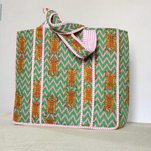 Floral Print Cotton Tote Bag Eco Friendly Sustainable Sturdy Grocery Shopping Tote Bag Handmade Boho Bag Quilted  Tote Bag Market bag