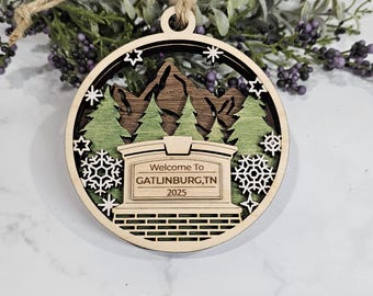 Welcome to Gatlinburg Tennessee Ornament, family vacation keepsake, Personalized TN Souvenir, Family reunion ornament, great smoky mountains