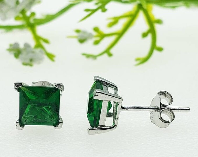 3mm-6mm Princess Square Cut Green Emerald  CZ's Solid 925 Sterling Silver Stud Post Earrings Mens Womens Earrings