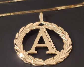 14K Solid Gold Pendant Wreath Circle Initial Letter Charm A-Z Necklace With Or Without Box Chain , Graduation/Bridesmaids/Birthday/Wedding