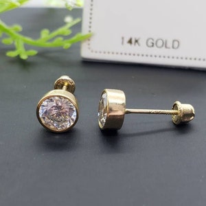 Round Bezel 14K Solid Yellow Gold Earring Round 6 .00 mm Screw Backing clear Gemstone