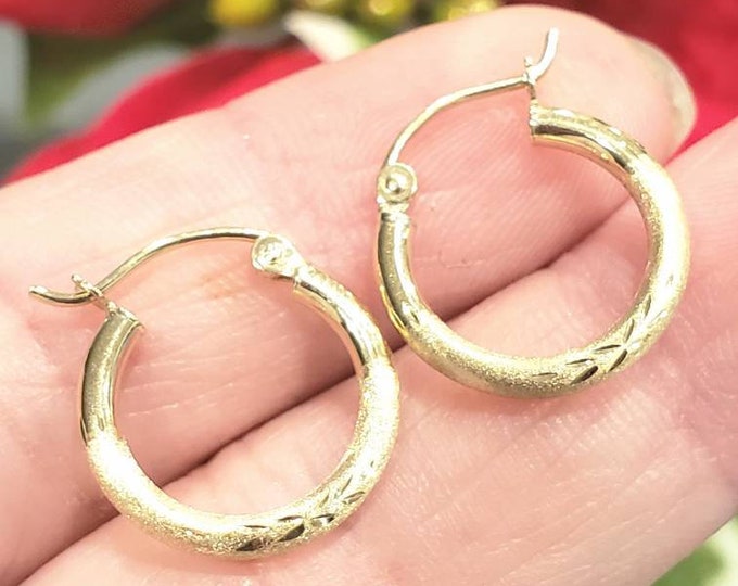 14k Solid Real Gold •  2.00 mm  Diamond Cut Circle Hoop Earrings  •  Hinge Closure  •  13 mm -65 mm •  2 Colors available